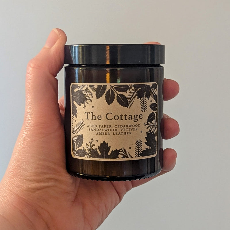 The Cottage Candle – Cedarwood & Amber Scented Candle